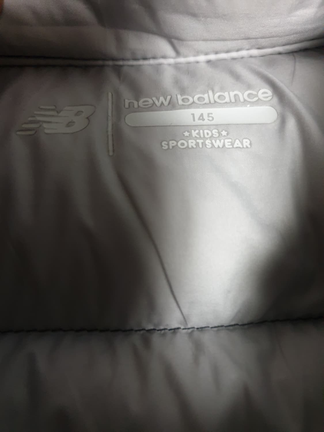 뉴발란스 키즈 덕다운 경량패딩 블랙 (145) 상품이미지4