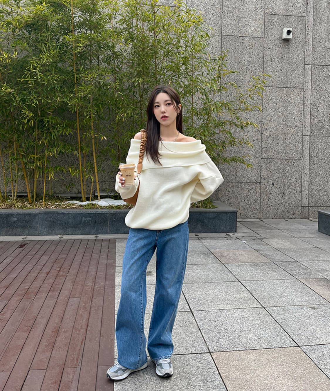 데이인 오프숄더 박스 니트 아이보리 상품이미지2