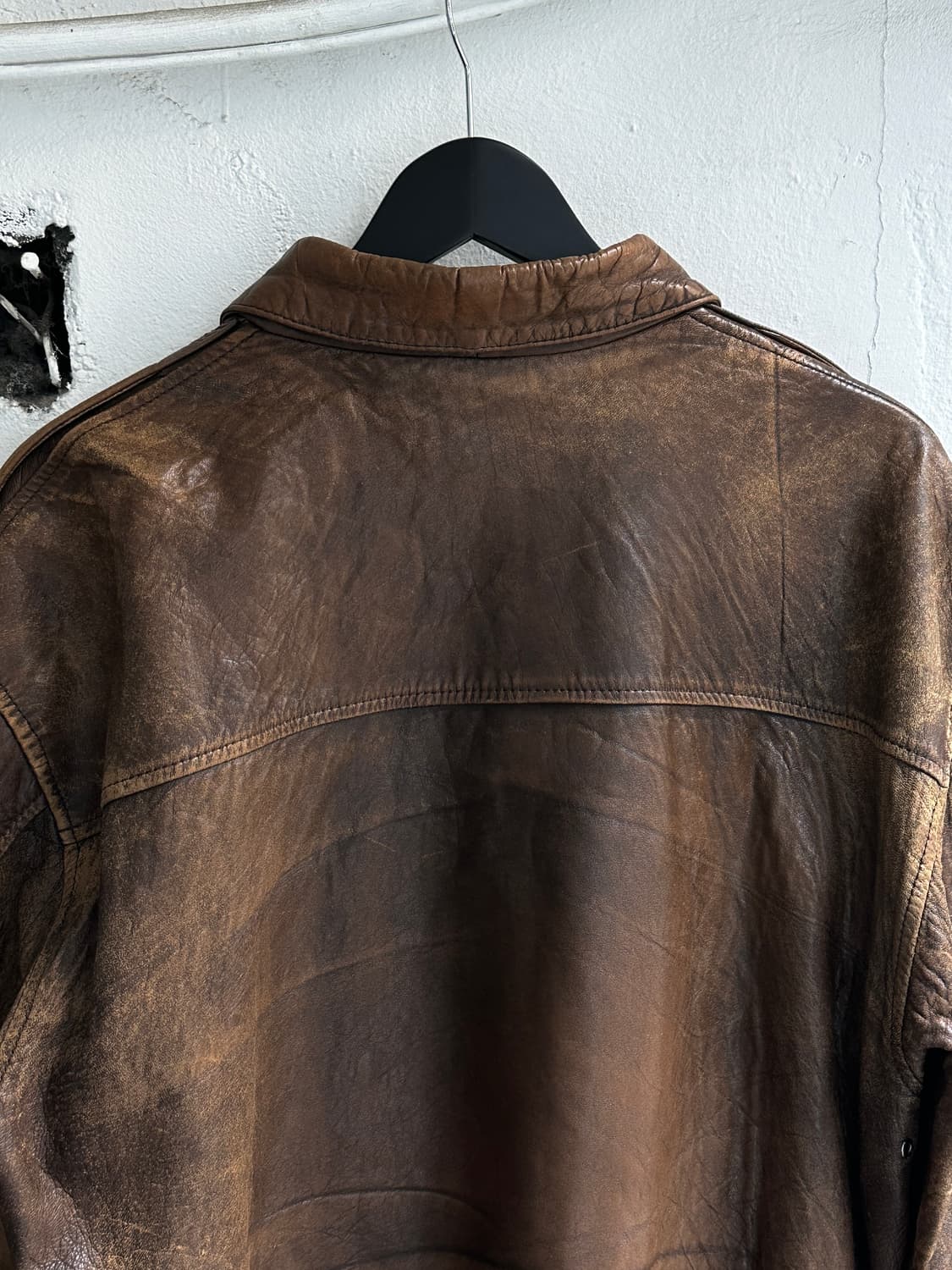 90's 하드에이징 아비렉스 A2 레더 봄버 자켓 상품이미지6