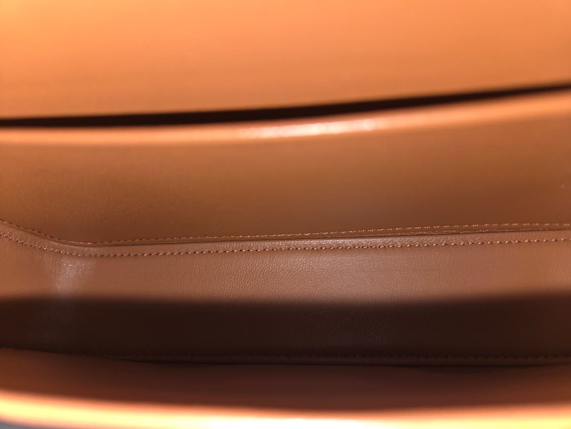 [새상품급] 셀린느 트리옹프 클로드 숄더백 Black Tan 상품이미지10