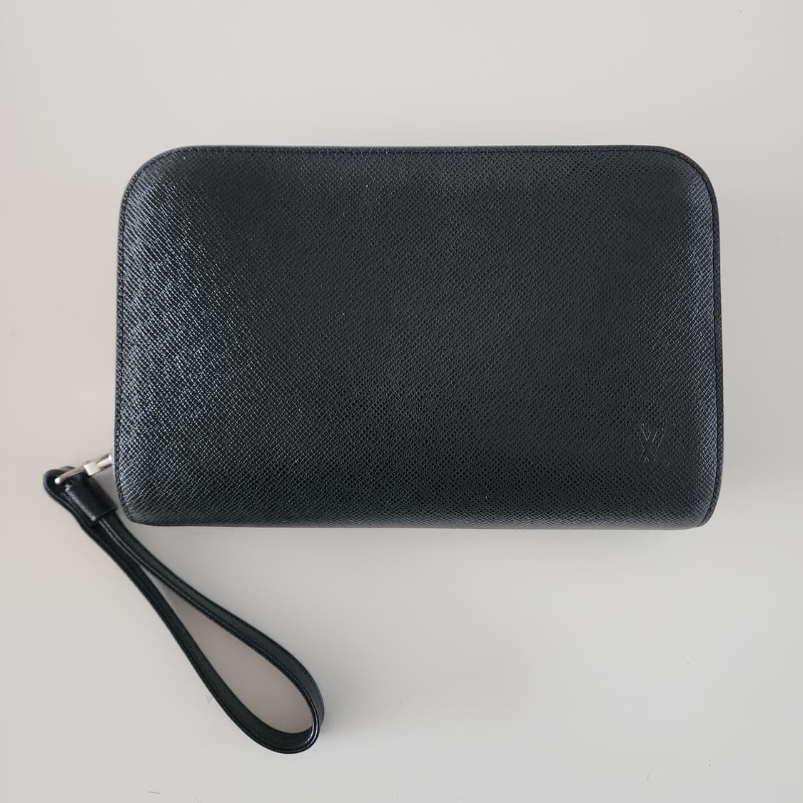 정품 루이비통 타이가 포쉐트 바이칼 클러치 세컨백 블랙 상품이미지1