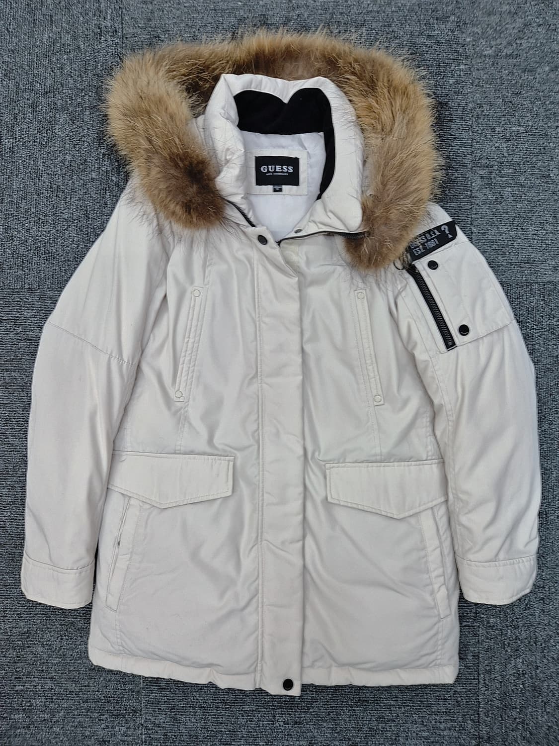 [XS]<게스>화이트 패딩 점퍼 상품이미지1