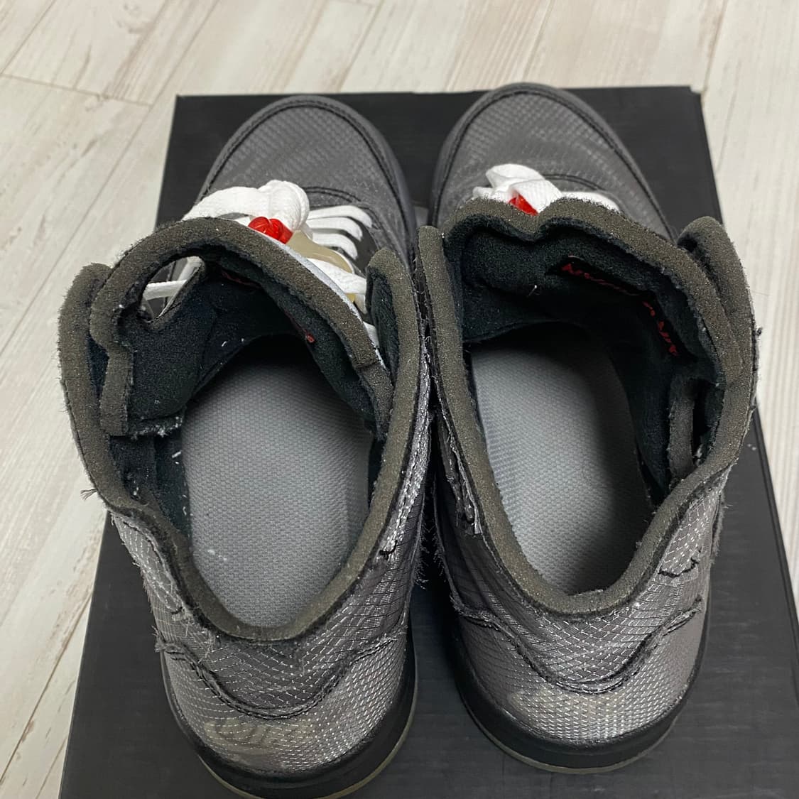 [260] 오프화이트 조던 5 블랙 모슬린 상품이미지3