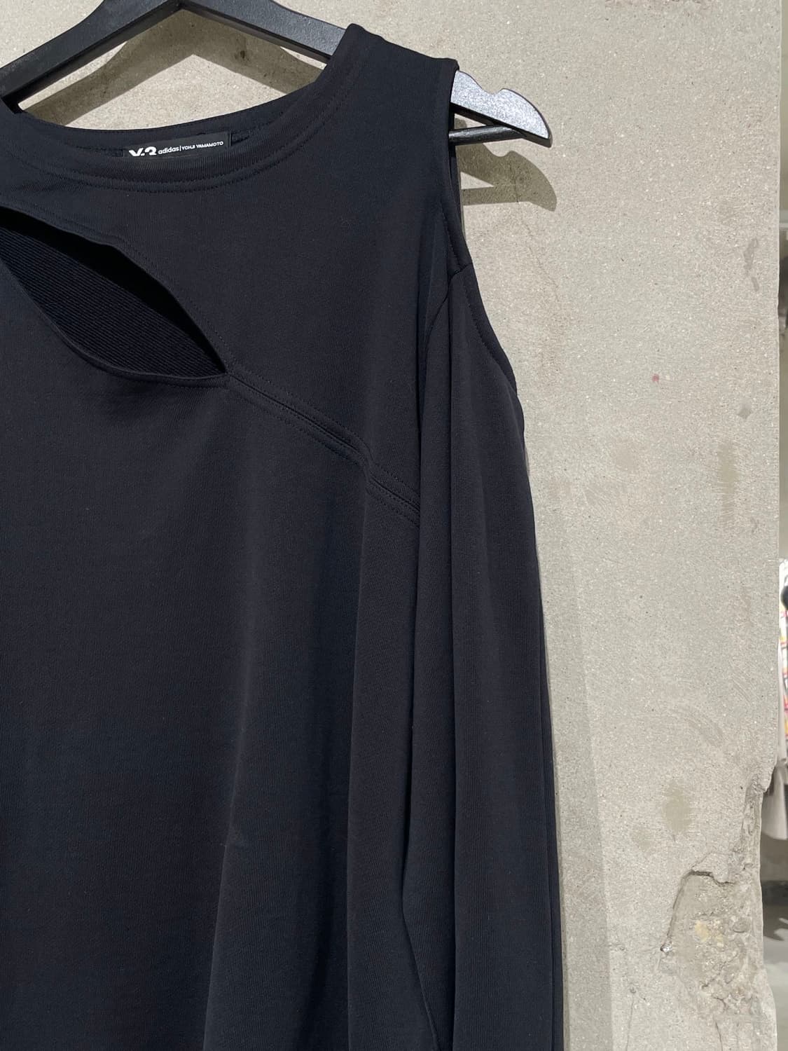 와이 쓰리 블랙 컷 아웃 크루넥 스웻 셔츠 상품이미지3