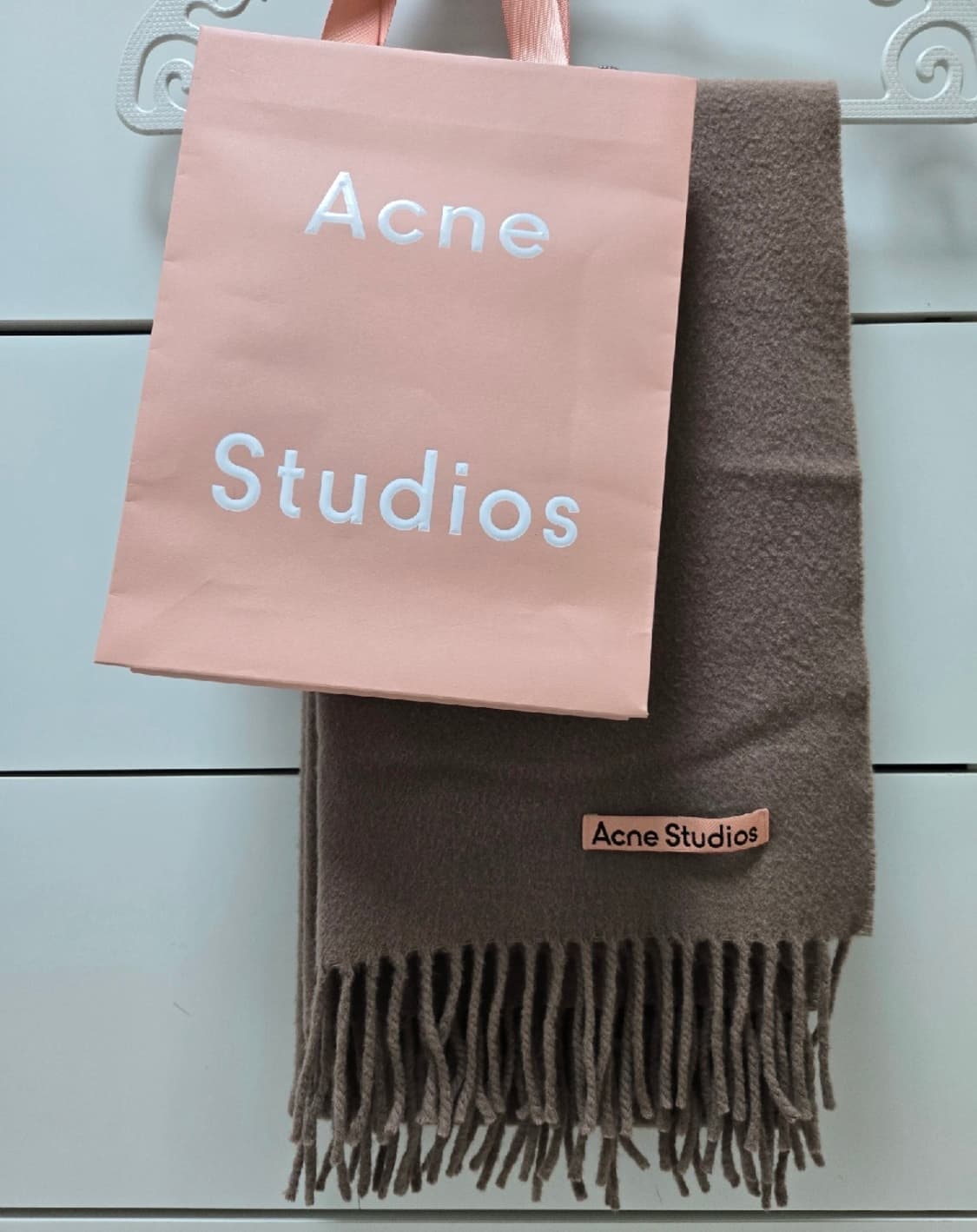 아크네스튜디오 머플러 상품이미지2