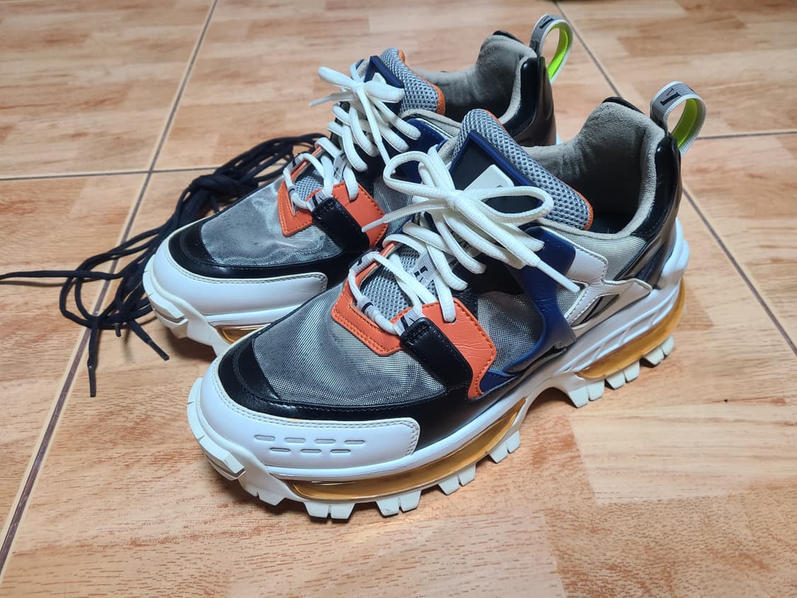 엠포리오 알마니 정품 청키 스니커즈 260 상품이미지1