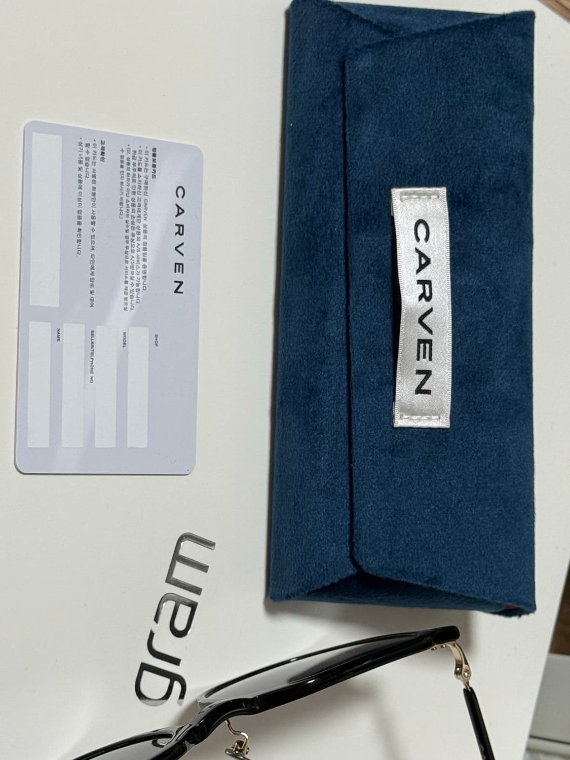 carven 까르뱅 테일러 선글라스 판매합니다 상품이미지3