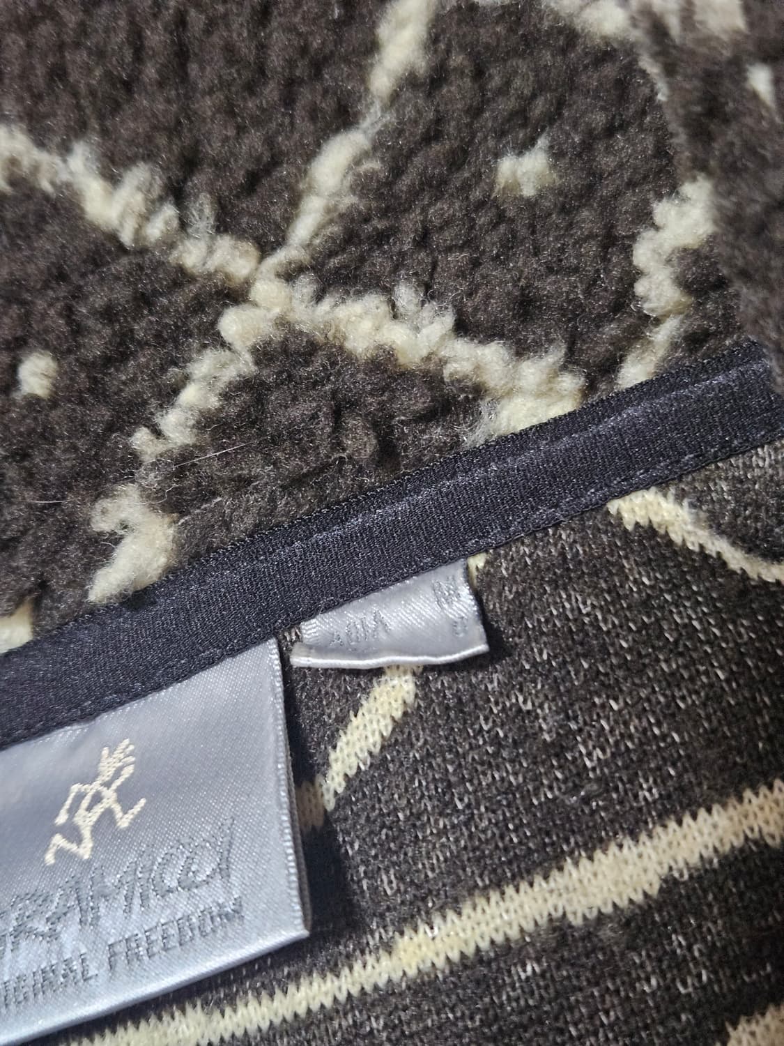 디스이즈네버댓 x 그라미치 플리스 베스트 브라운 조끼 후리스  상품이미지4