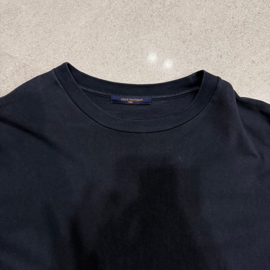 루이비통 스테이플 에디션 티셔츠 네이비 L 상품이미지2