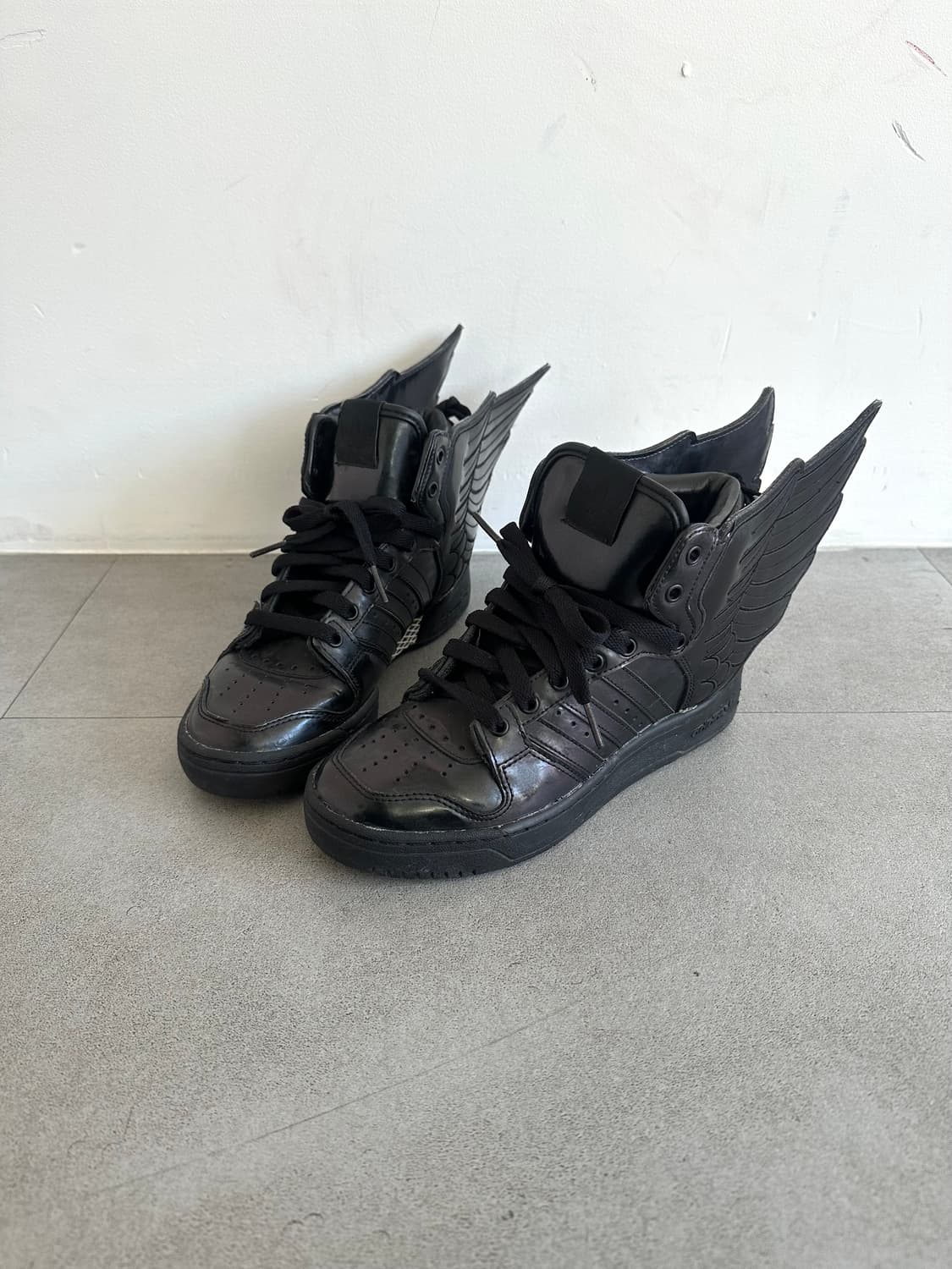 제레미스캇 블랙 레더 윙 상품이미지1