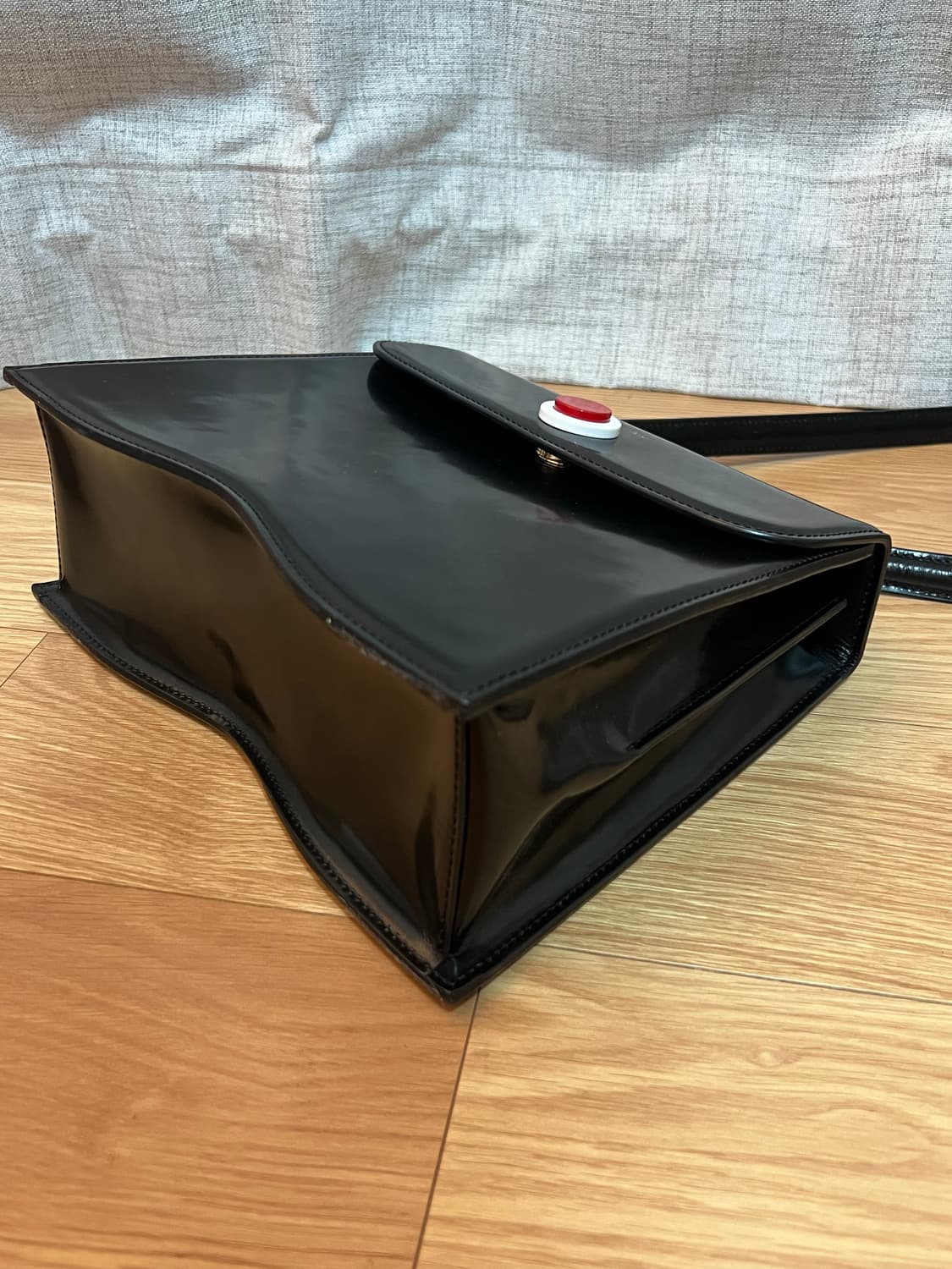 푸시버튼 컬렉션 숄더백 상품이미지3