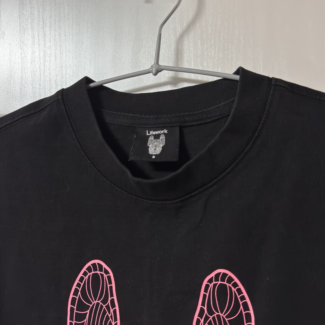 라이프워크 핑크로고 프린팅 반팔티 상품이미지3