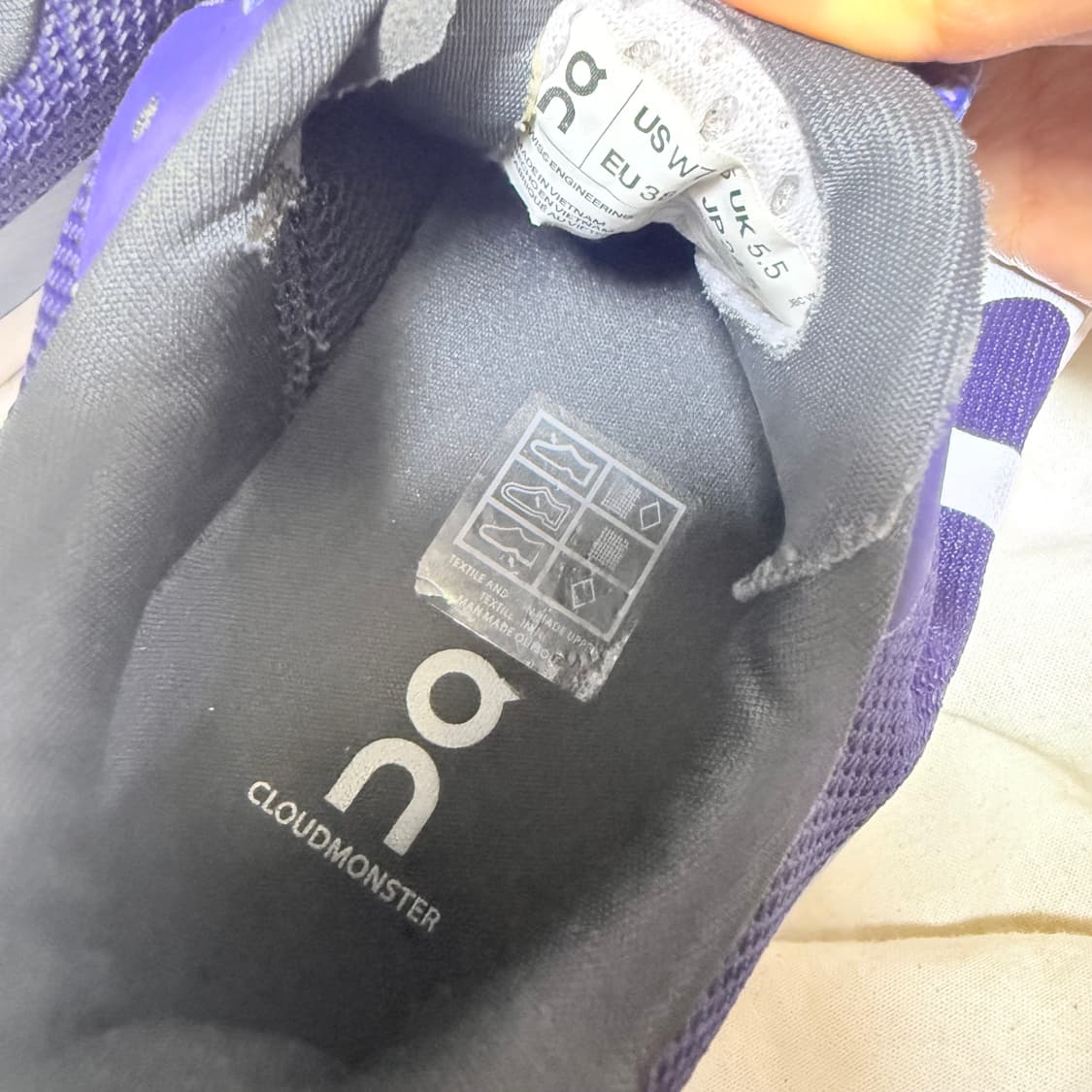 온 클라우드 러닝화 네이비/화이트 상품이미지5