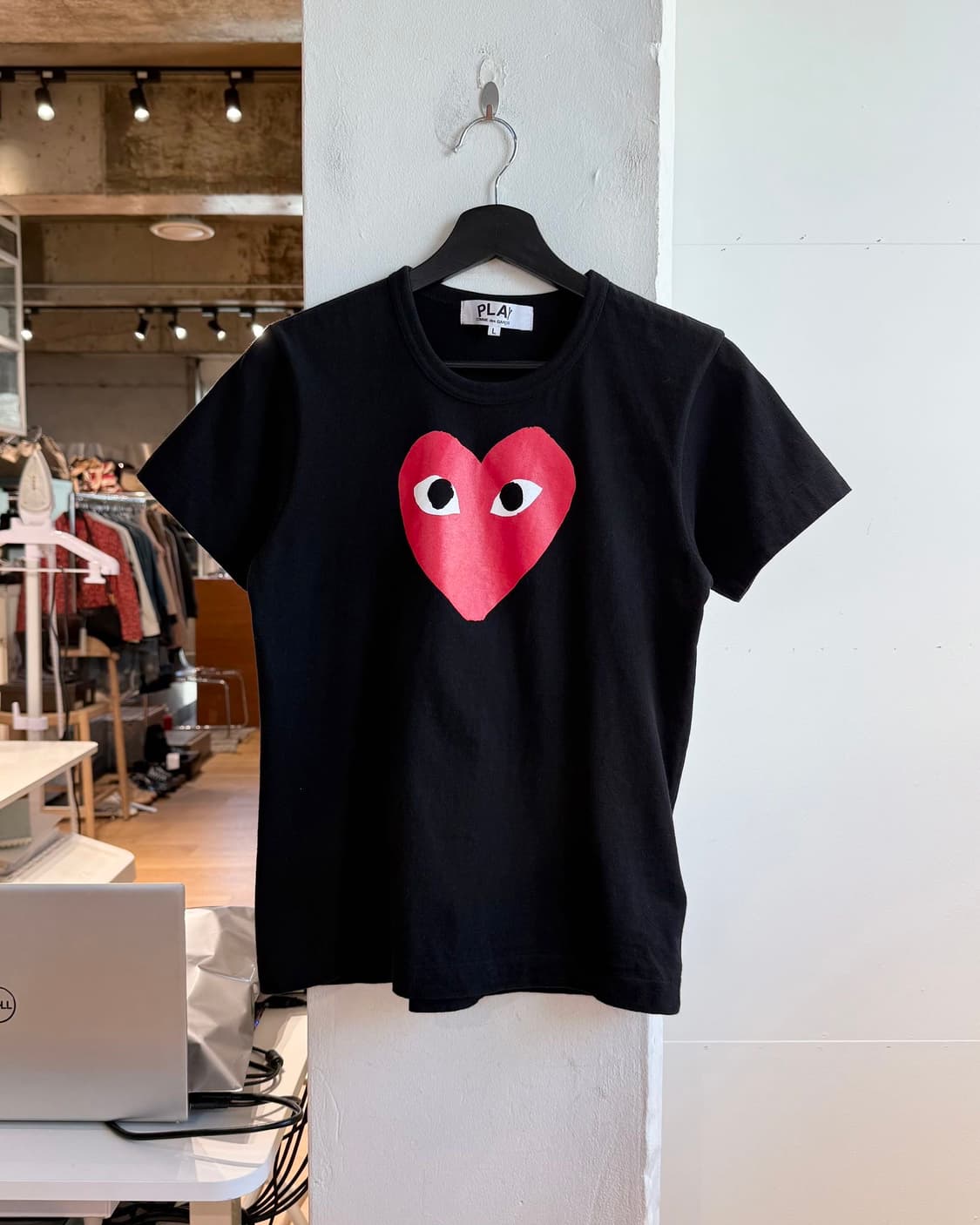 꼼데가르송 플레이 블랙 레드 하트로고 프린팅 하프티  상품이미지2