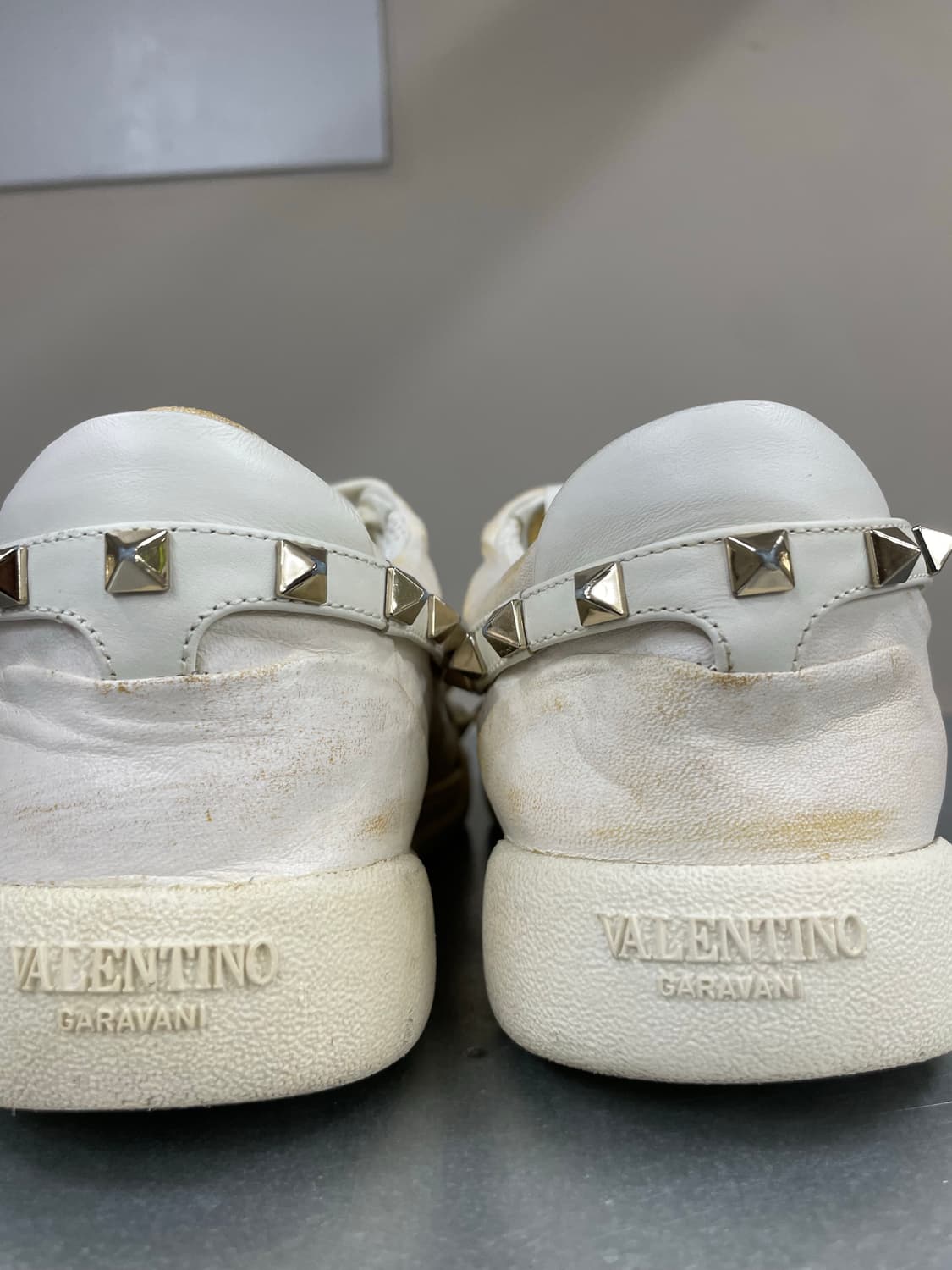 발렌티노 락스터드 스니커즈 37.5 상품이미지10