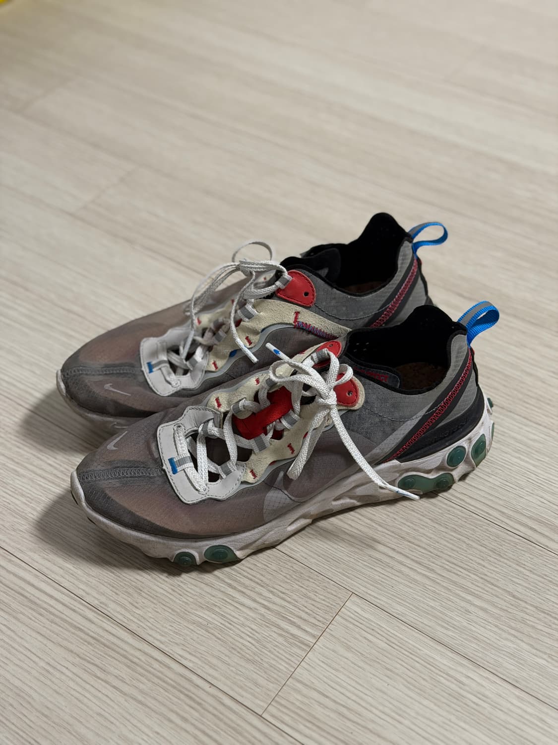 나이키 리액트 러닝화 상품이미지1