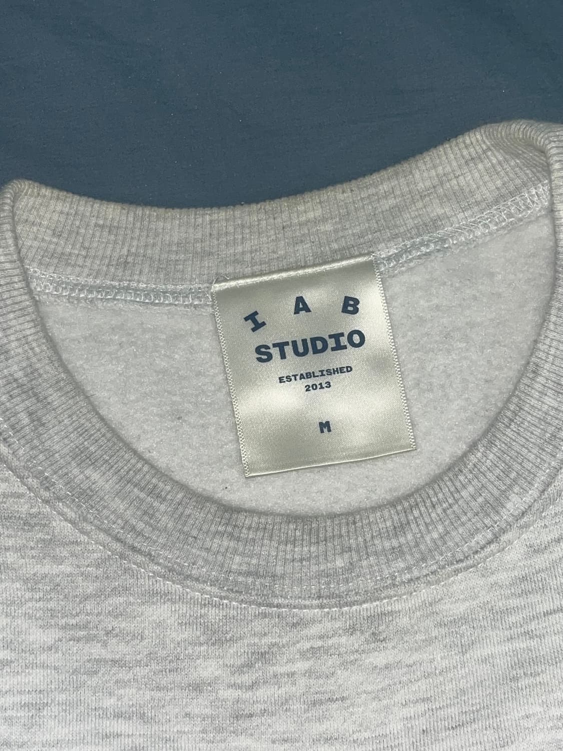 아이앱 스튜디오 스웨트셔츠 라이트 그레이 (M) 상품이미지5