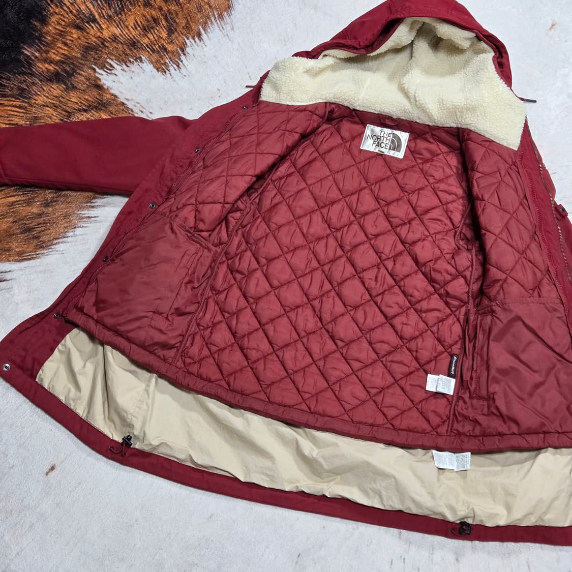 노스페이스 버건디 누빔 야상점퍼  상품이미지8