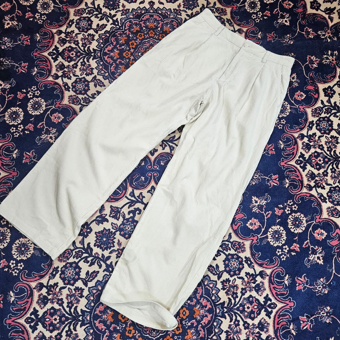 무신사스탠다드 23FW 핀턱 코듀로이 팬츠 31size 상품이미지1