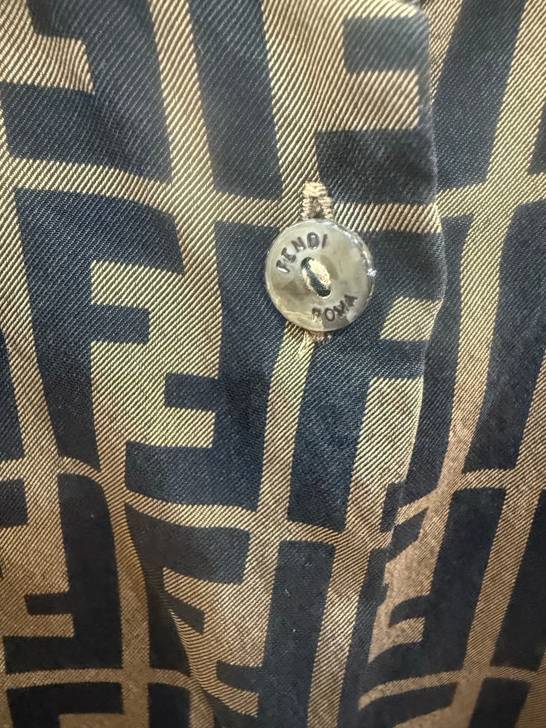 66 정품 펜디 주카 셔츠 팝니다 상품이미지4