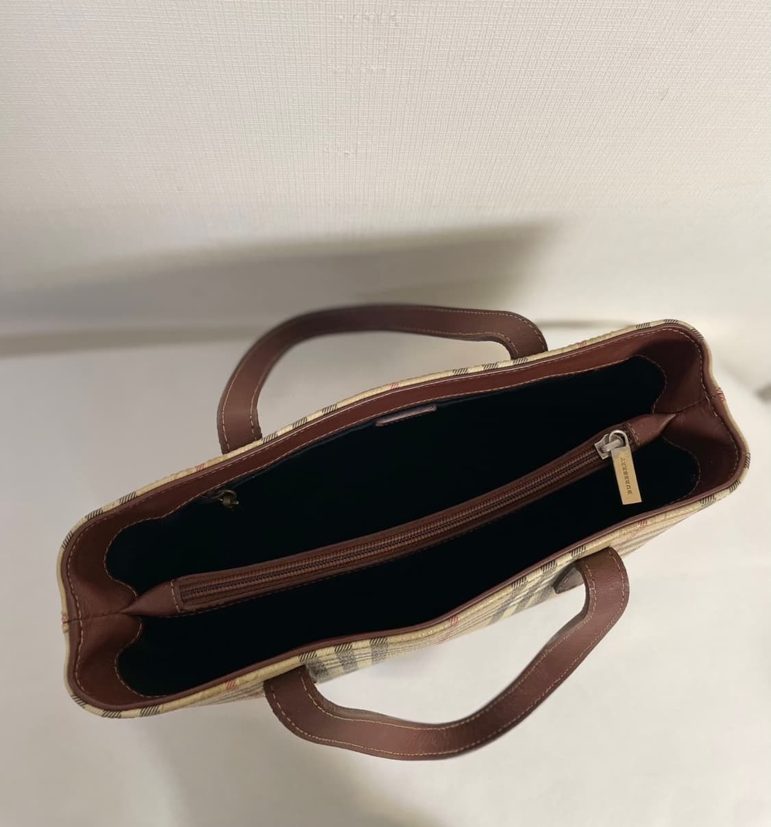 정품 버버리 미니토트백 상품이미지8