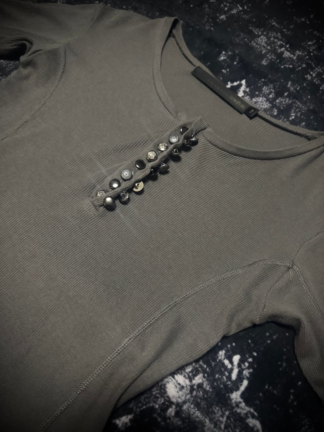 “ SCHLUSSEL” Beads Detail Short T-shirt 상품이미지3