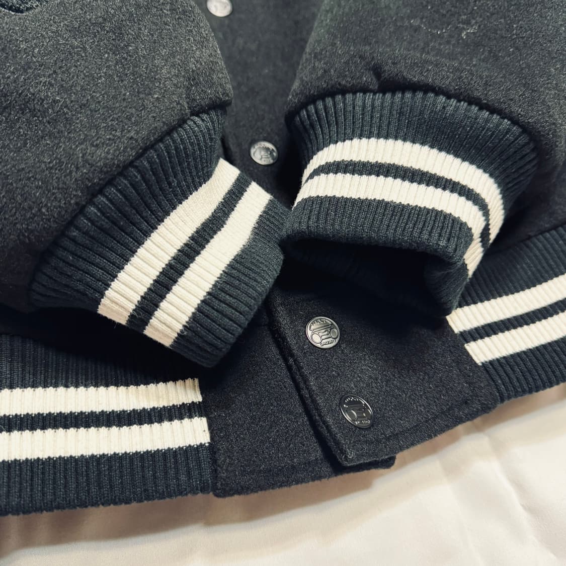 [M] 반디더핑크 바시티 이어 오브 래빗 블랙 상품이미지3