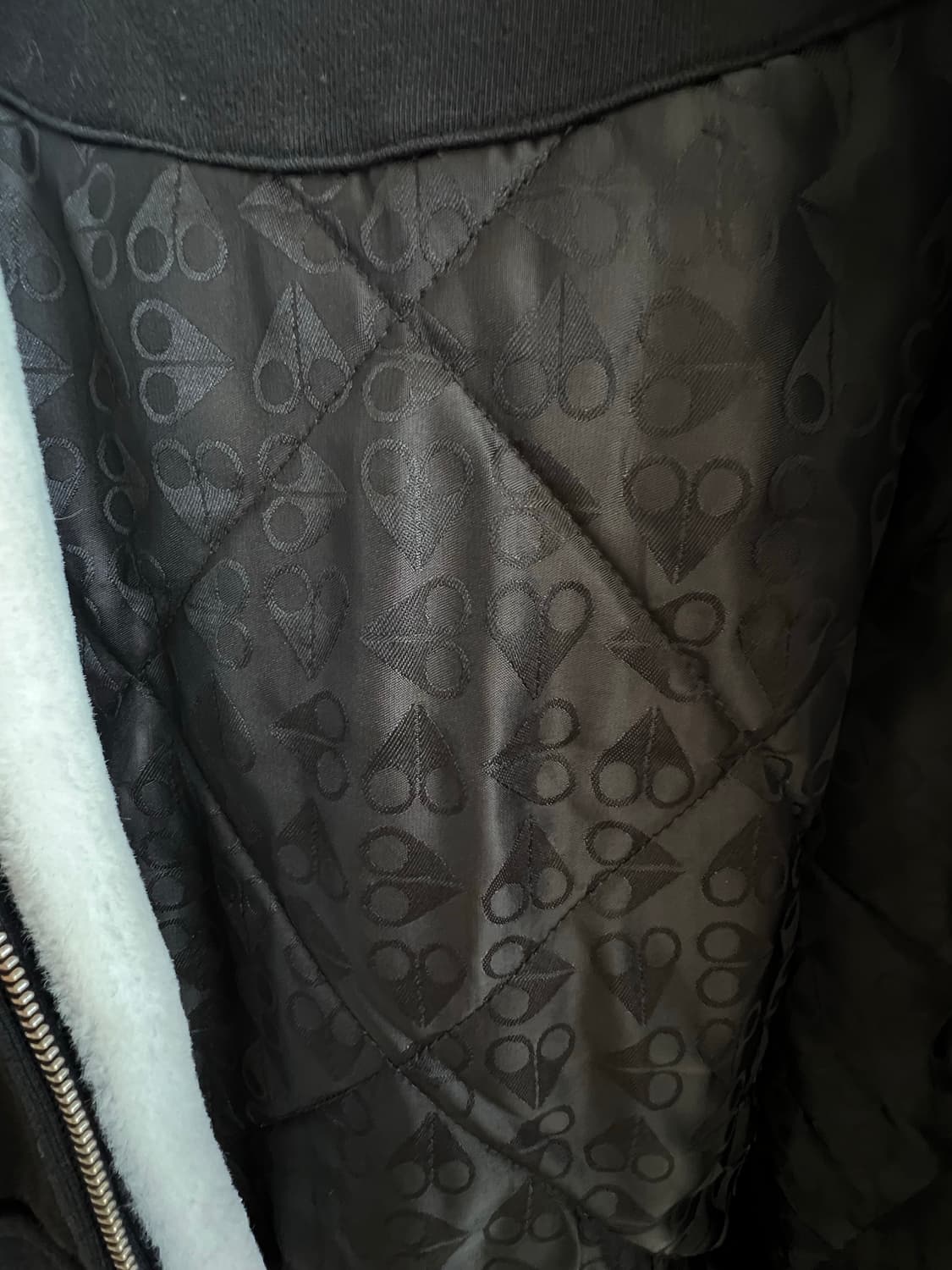 무스너클 버니스 웨터 상품이미지6