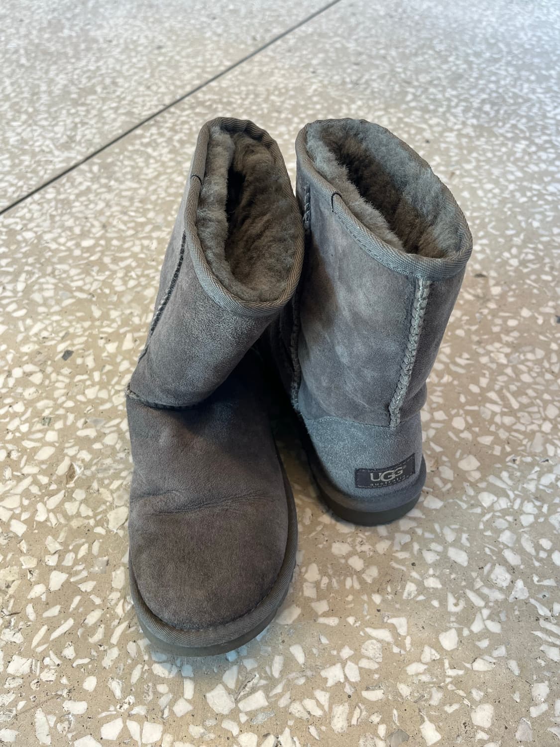 UGG Classic Short Shearling Boots – Grey 상품이미지1