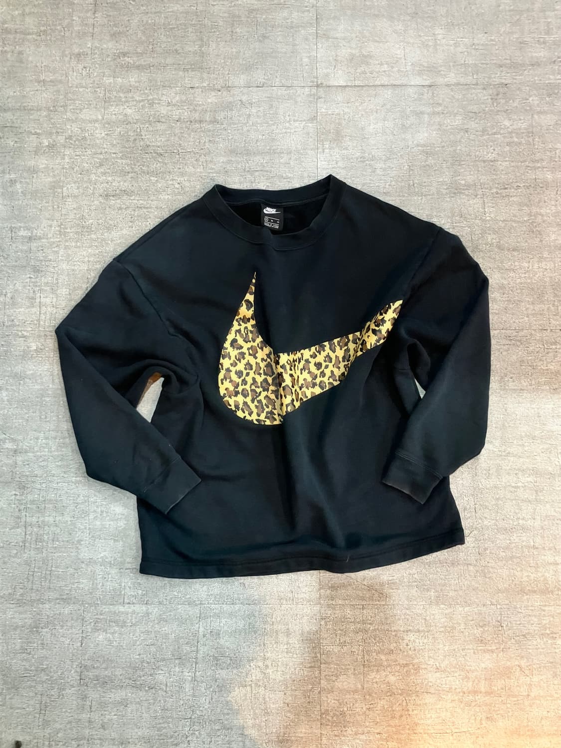 Nike 나이키 올드스쿨스트릿 레오파드중앙로고 스웻셔츠 맨투맨 상품이미지1