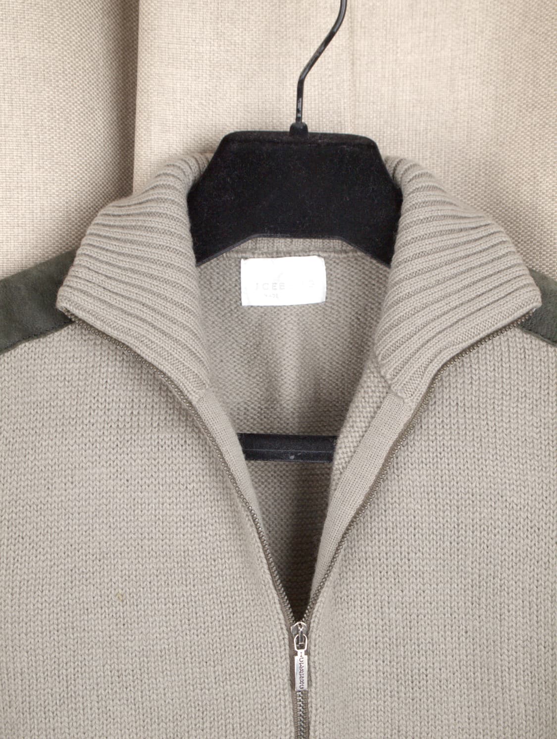 Leather Patch 2 Way Zip-up Knit 상품이미지5