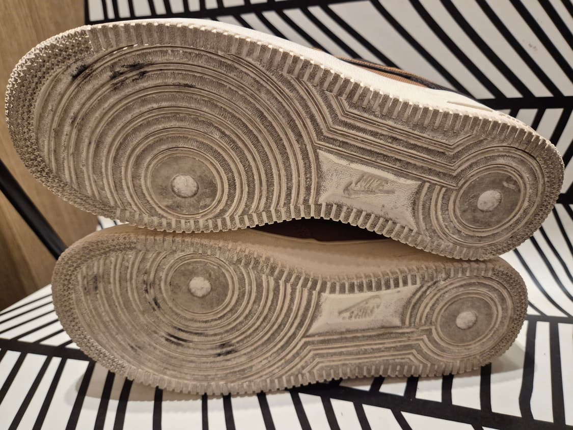 나이키 x 칼하트 에어포스 로우 ‘에일 브라운’ 255 판매합니다 상품이미지5