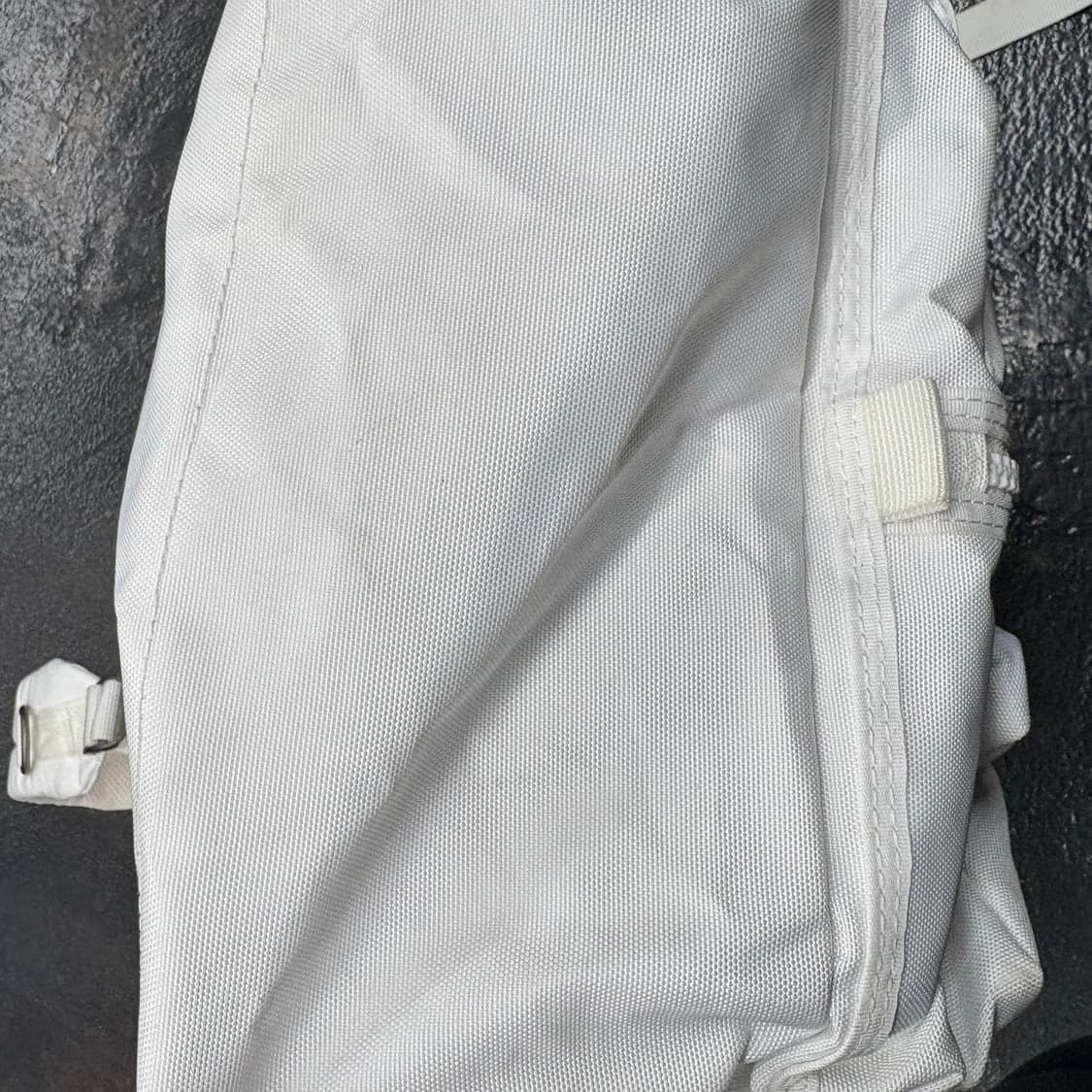 MNGU 화이트 포켓 백팩 상품이미지4