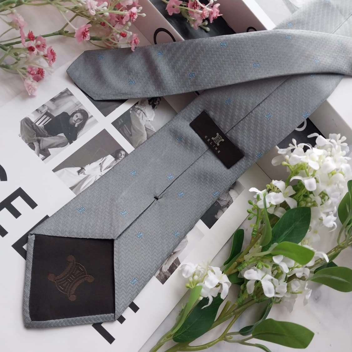 셀린느 트리오페 자수 패턴 넥타이 9.2cm A+등급 K2435
 상품이미지4