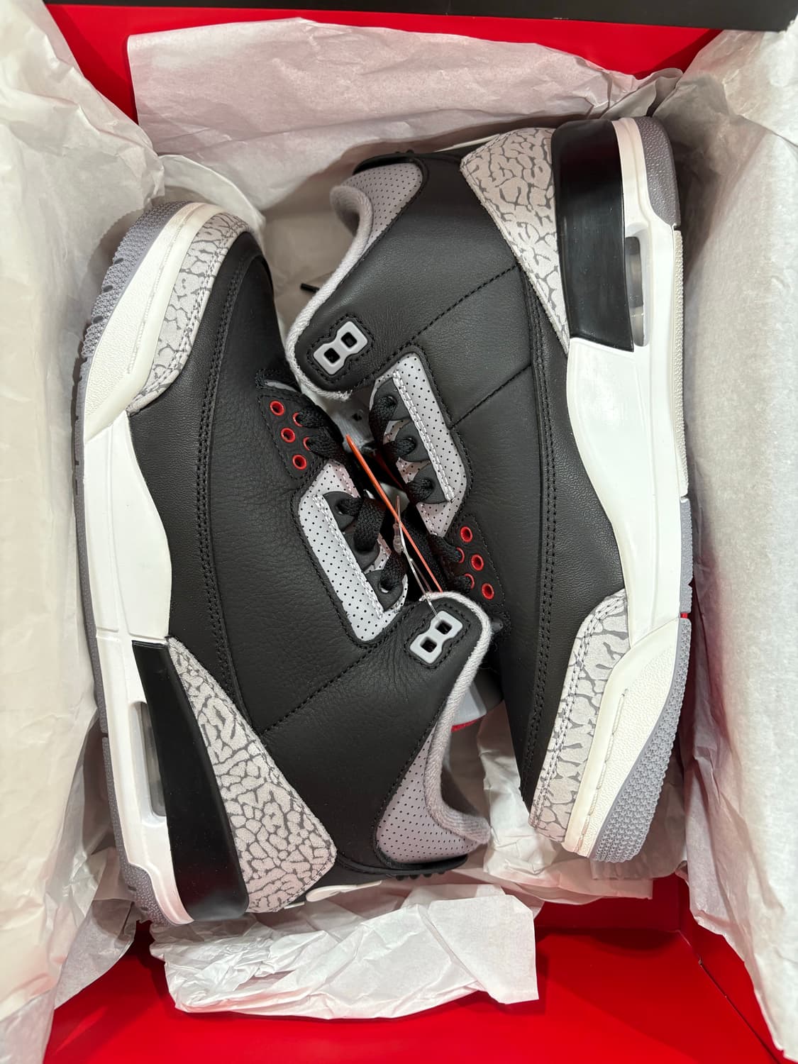 나이키 에어 조던 3 레트로 블랙 시멘트 DN3707-010 상품이미지3