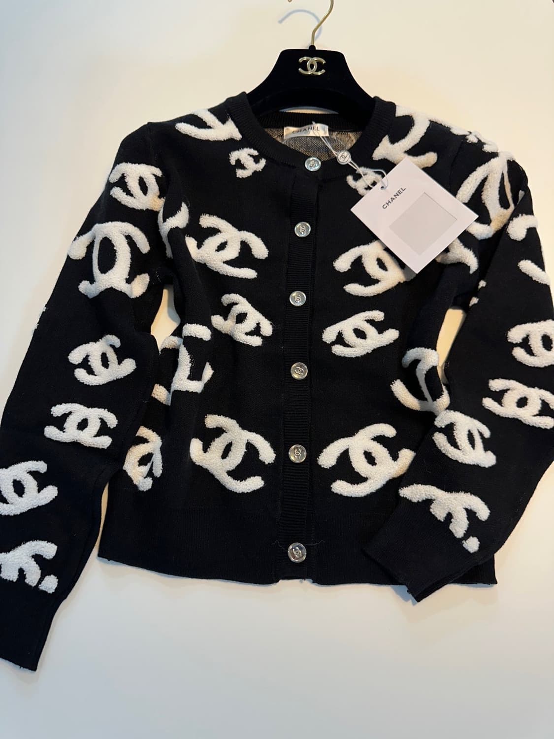 (새상품)샤넬로고가디건 상품이미지2
