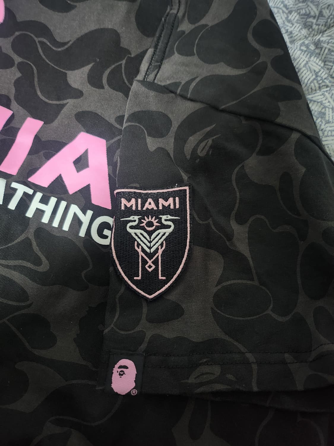 베이프x인터 마이애미 카모 티셔츠 상품이미지4