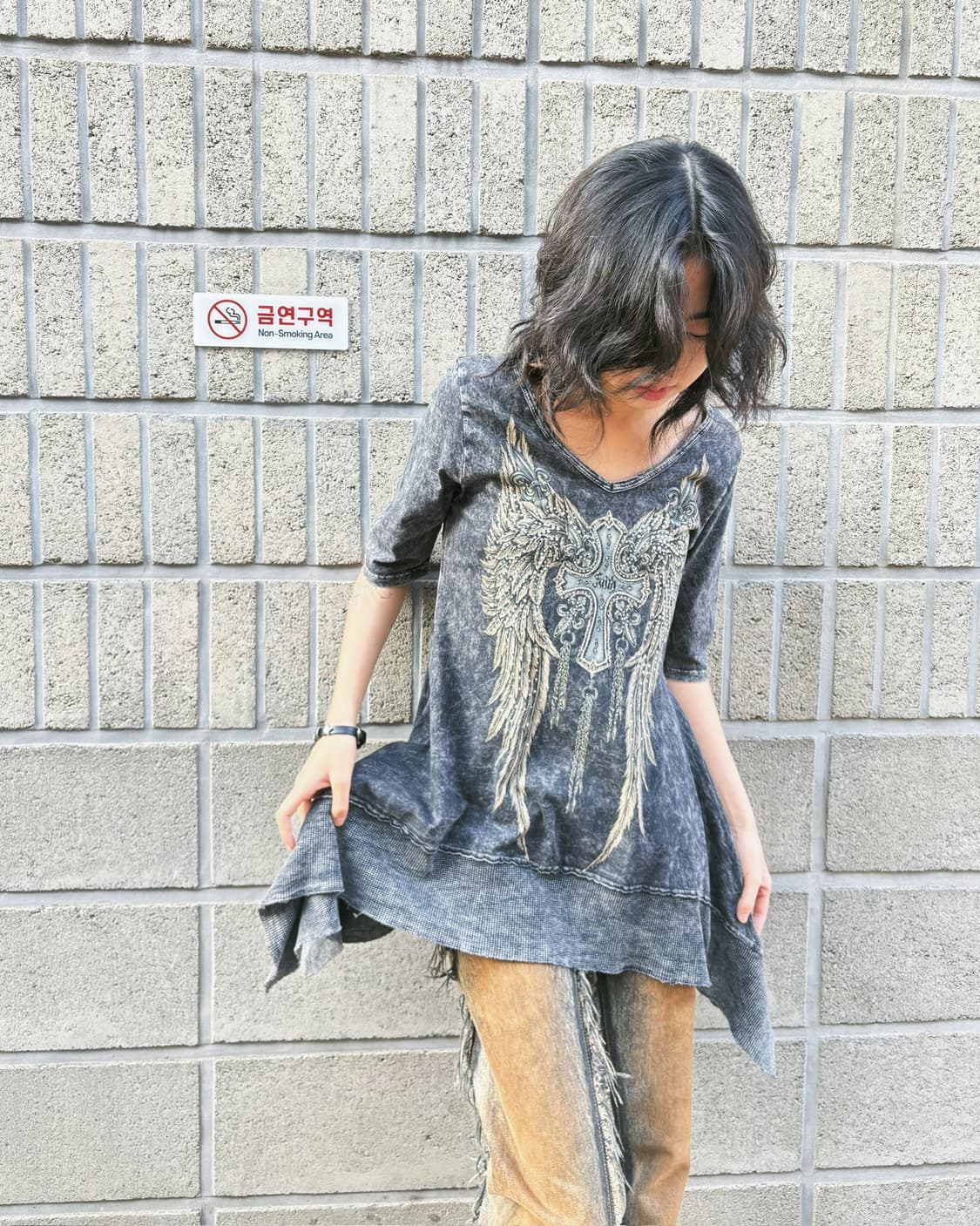 큐빅 디테일 언발란스 티셔츠 상품이미지5