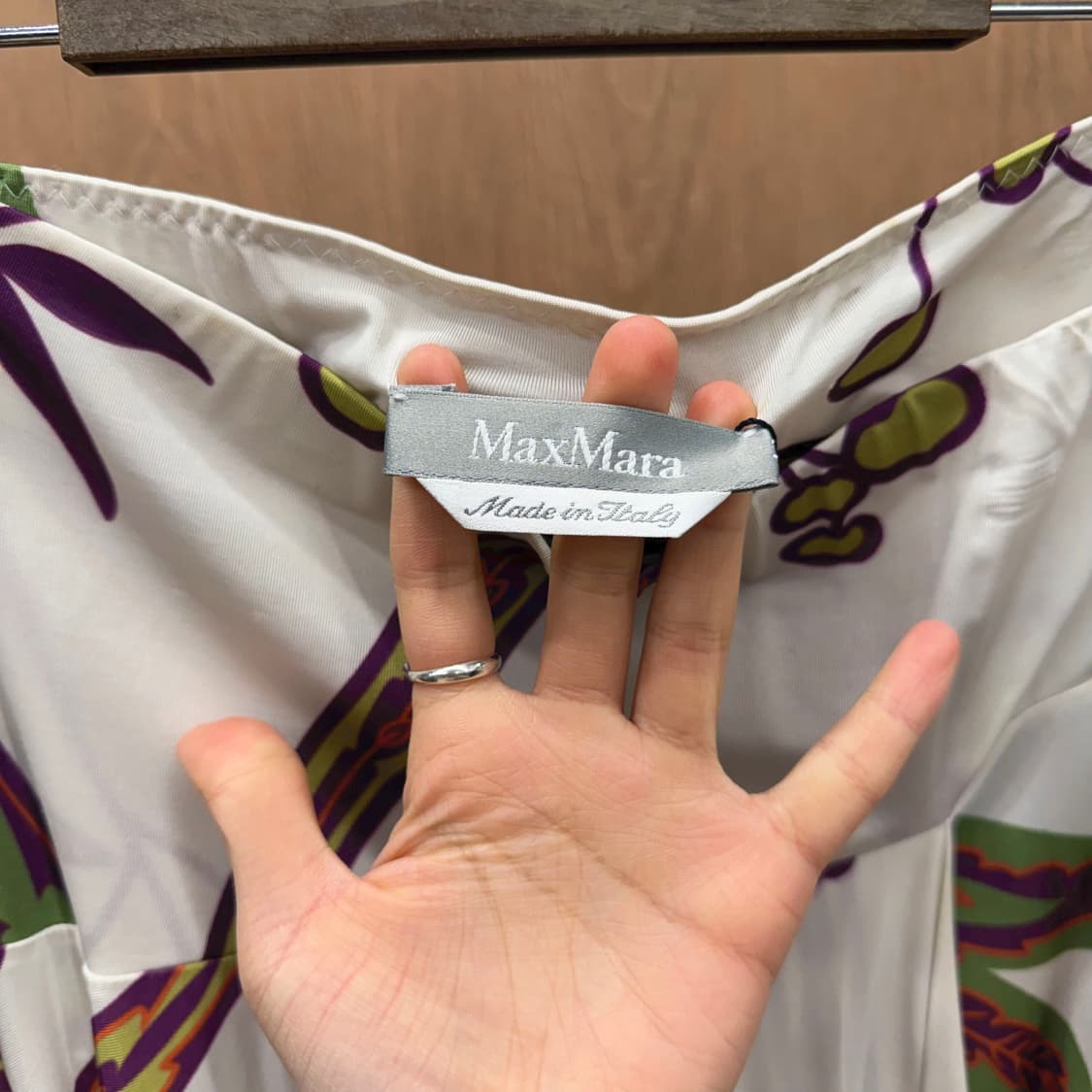 막스마라 롱 스커트 플로럴 보태니컬 프린팅 디테일 플레어핏 아이보리 레드 상품이미지6