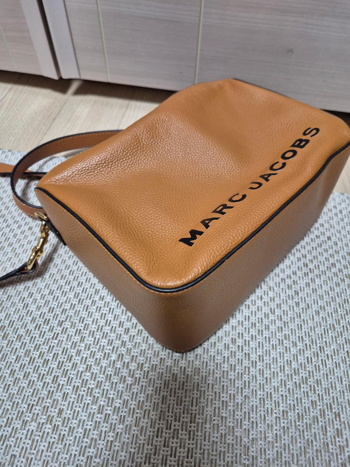 (정품) 마크제이콥스 소프트박스 브라운 레더 토트백 크로스 상품이미지9