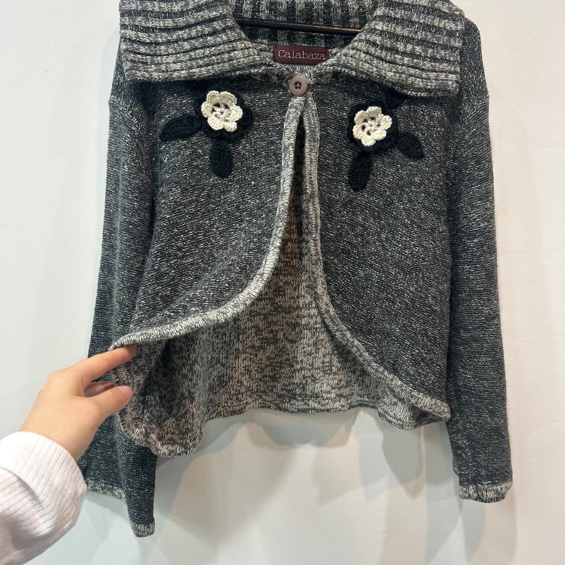 챠콜 코사지 니트 볼레로 가디건 상품이미지4