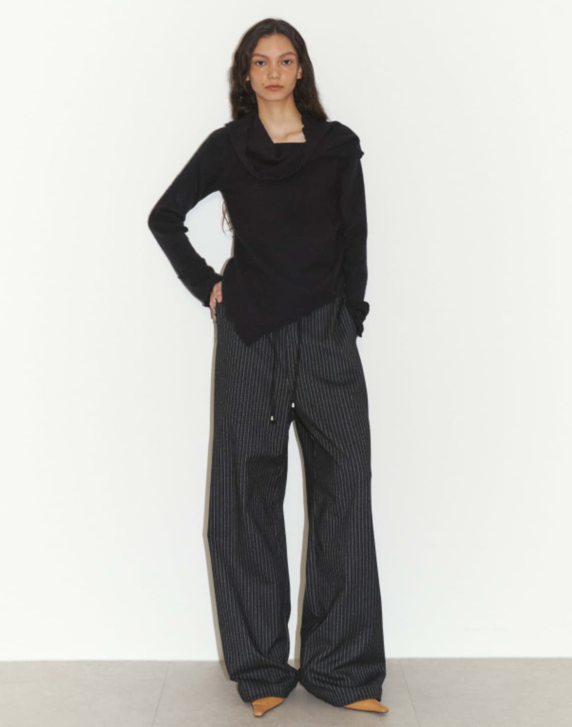 폴리수엠 WARM EFFORTLESS PANTS BLACK 상품이미지3