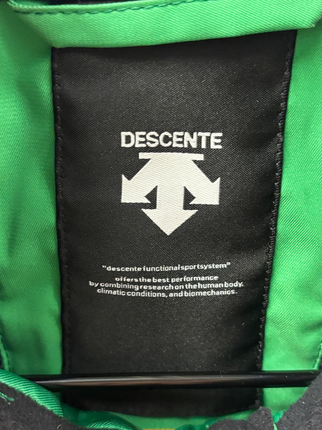 데상트 스위스 스키 팀 그린 패딩 자켓 S 상품이미지4