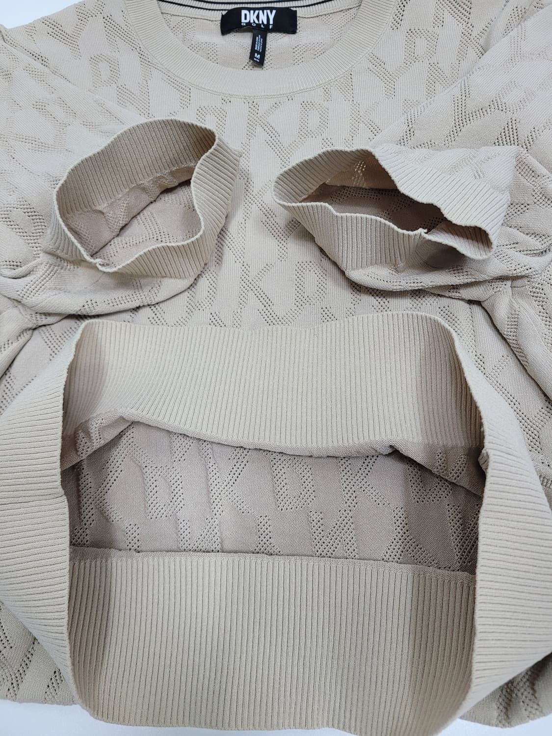 DKNY 23SS 한섬 DKNY 레이온 혼방 반팔 니트 / 여 M 베이지 상품이미지5