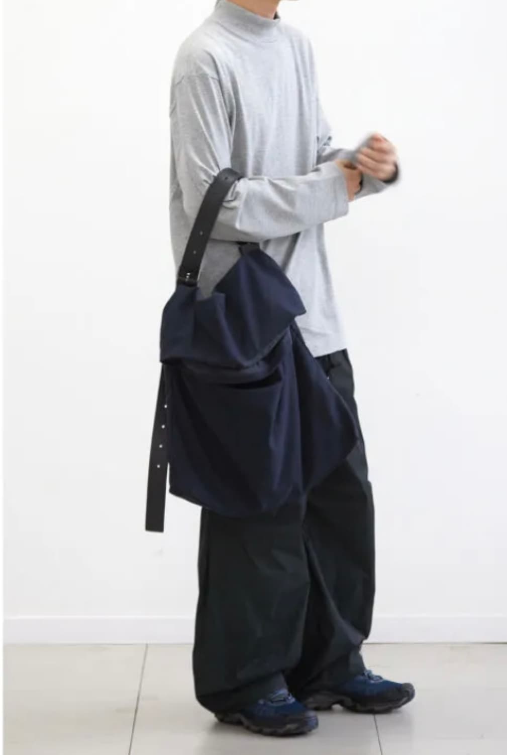 [해칭룸] Folding Bag Navy 상품이미지2