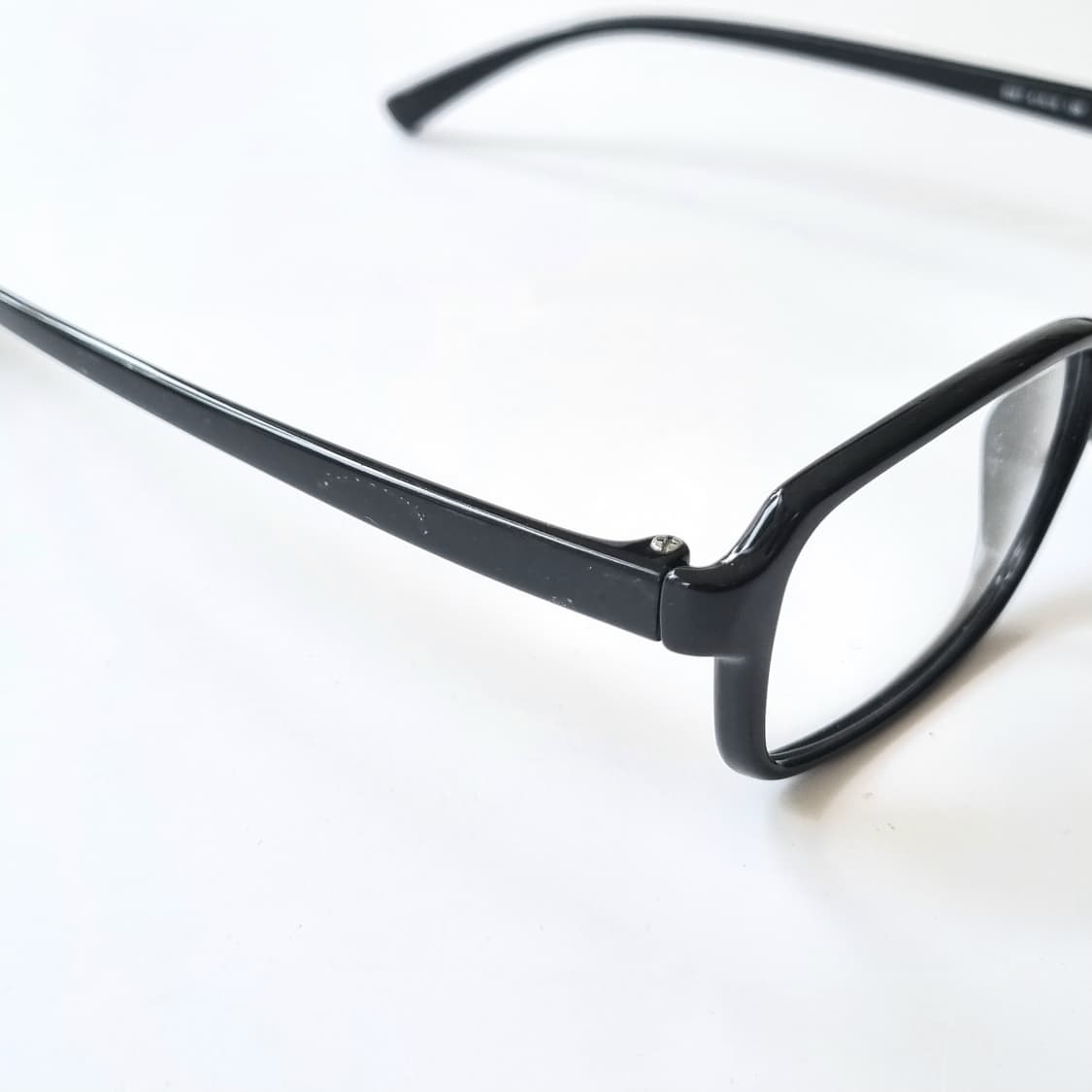 데드스탁 얼굴형을 살려주는 완벽한 밸런스의 긱시크 안경테  808 상품이미지8