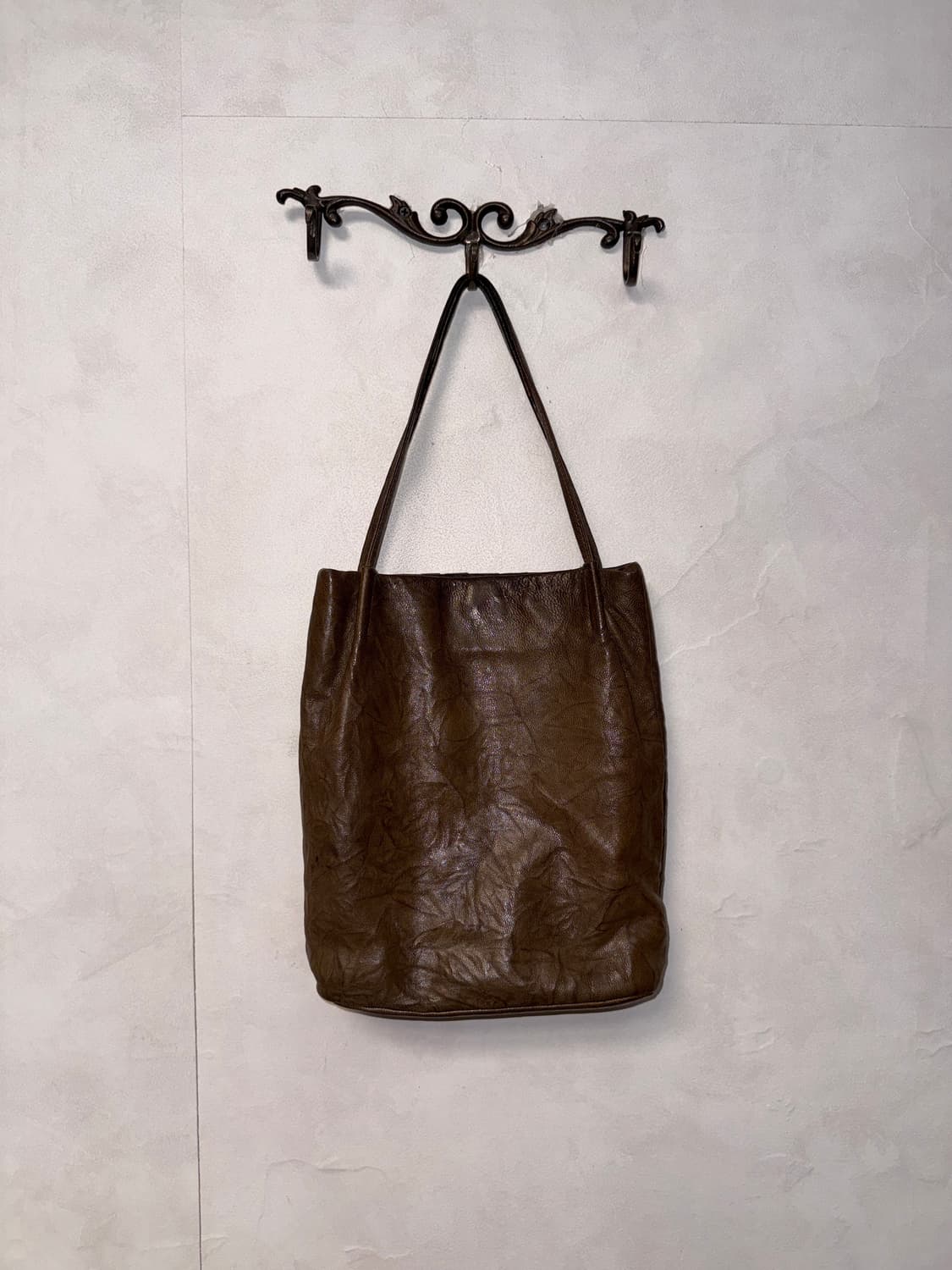 Brown ethnic leather shoulder bag 상품이미지4