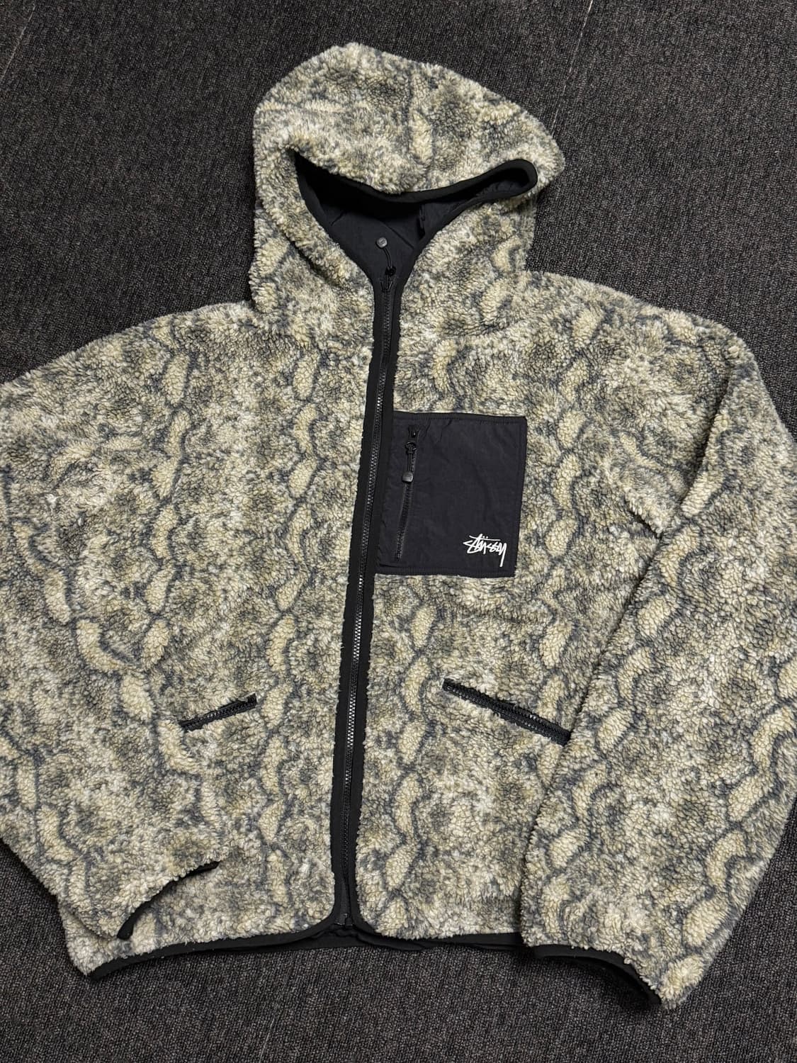 [XL] 스투시 스네이크 자카드 쉐르파 자켓 그레이 상품이미지1