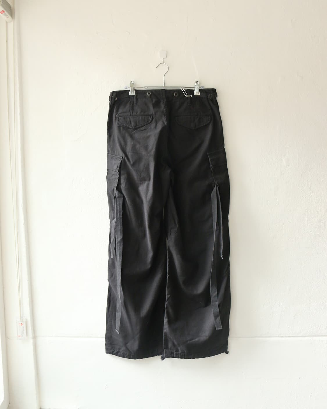 어태치먼트 블랙 카고 팬츠 상품이미지7