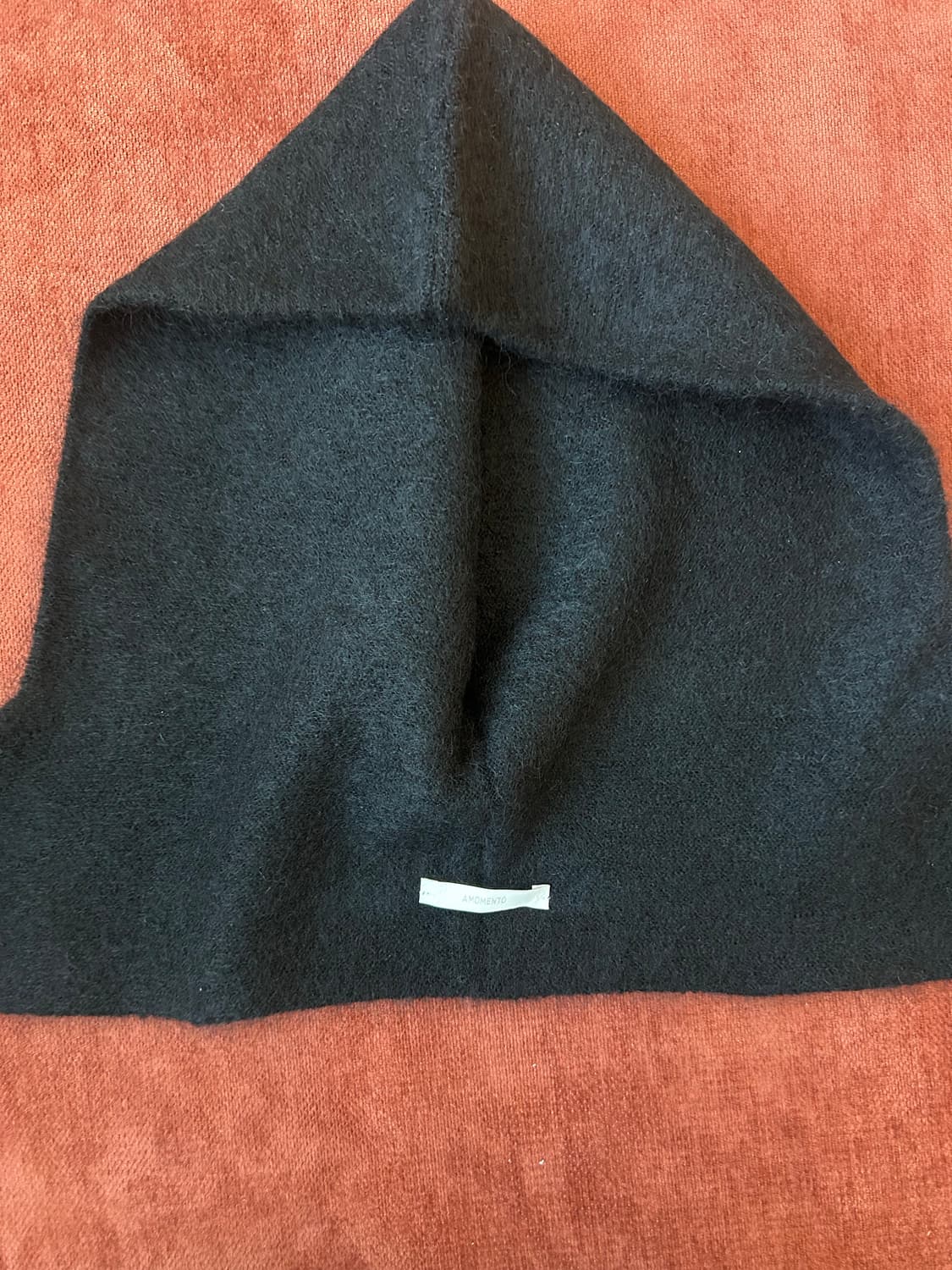 아모멘토 Hairy Balaclava Scarf, Black 상품이미지3